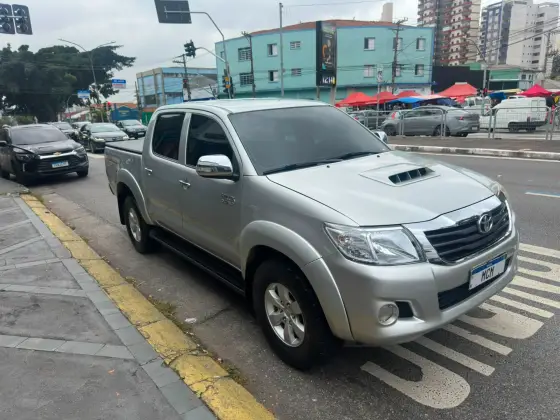 TOYOTA HILUX 3.0 SRV TOP 4X4 CD 16V TURBO INTERCOOLER DIESEL 4P AUTOMÁTICO TOYOTA HILUX 3.0 SRV TOP 4X4 CD 16V TURBO INTERCOOLER DIESEL 4P AUTOMÁTICO