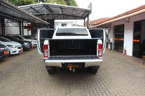 TOYOTA-HILUX-3.0 SRV 4X4 CD 16V TURBO INTERCOOLER DIESEL 4P AUTOMÁTICO TOYOTA-HILUX-2015