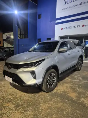 TOYOTA-HILUX SW4-2025