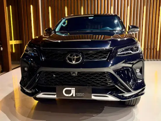 TOYOTA-HILUX SW4-2025