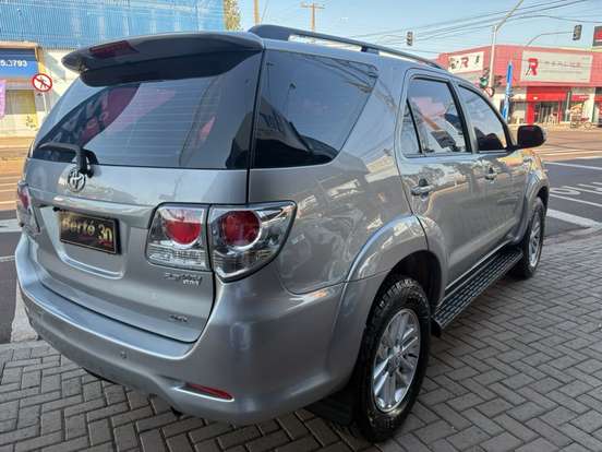 TOYOTA-HILUX SW4-2.7 SR 4X2 16V FLEX 4P AUTOMÁTICO TOYOTA-HILUX SW4-2015