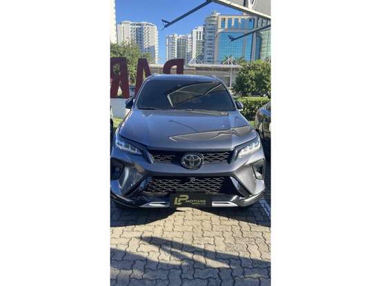 TOYOTA-HILUX SW4-2.8 D-4D TURBO DIESEL DIAMOND 7L 4X4 AUTOMÁTICO TOYOTA-HILUX SW4-2022