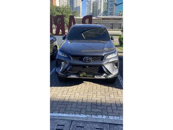 TOYOTA-HILUX SW4-2022