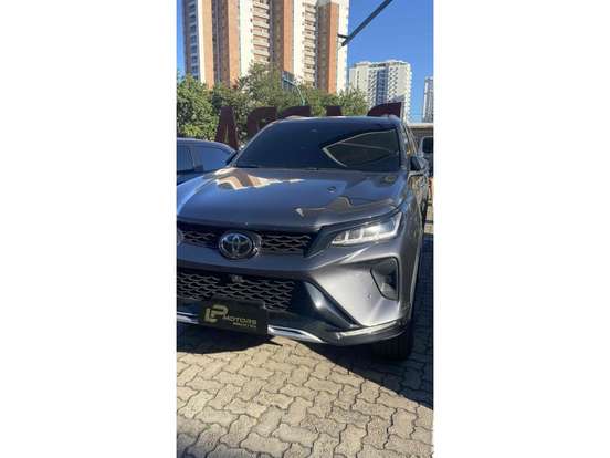 TOYOTA-HILUX SW4-2.8 D-4D TURBO DIESEL DIAMOND 7L 4X4 AUTOMÁTICO TOYOTA-HILUX SW4-2022