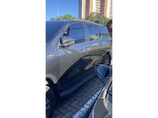 TOYOTA-HILUX SW4-2022