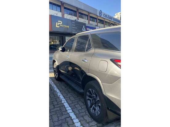 TOYOTA-HILUX SW4-2022