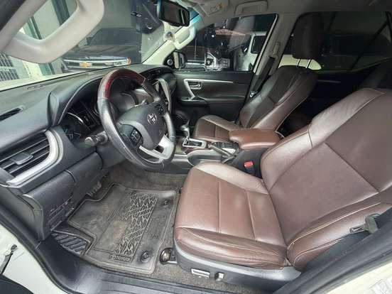 TOYOTA-HILUX SW4-2017