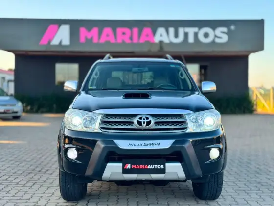 TOYOTA HILUX SW4 3.0 SRV 4X4 7 LUGARES 16V TURBO INTERCOOLER DIESEL 4P AUTOMÁTICO