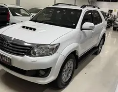 TOYOTA HILUX SW4 3.0 SRV 4X4 16V TURBO INTERCOOLER DIESEL 4P AUTOMÁTICO TOYOTA HILUX SW4 3.0 SRV 4X4 16V TURBO INTERCOOLER DIESEL 4P AUTOMÁTICO