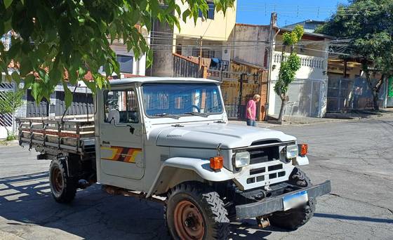 TOYOTA BANDEIRANTE 3.7 BJ55LP-BL 4X4 CS DIESEL 2P MANUAL