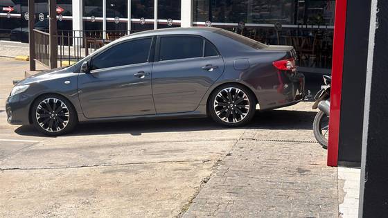TOYOTA COROLLA 1.8 GLI 16V FLEX 4P AUTOMÁTICO
