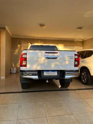 TOYOTA-HILUX-2024