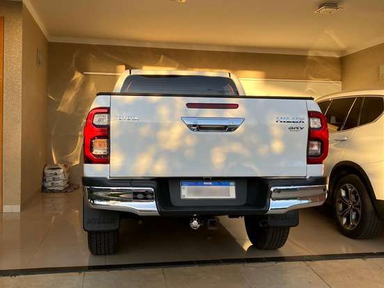 TOYOTA-HILUX-2.8 D-4D TURBO DIESEL CD SR 4X4 AUTOMÁTICO TOYOTA-HILUX-2024