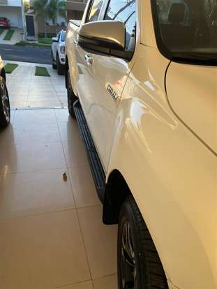 TOYOTA-HILUX-2024