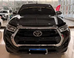 TOYOTA HILUX 2.8 D-4D TURBO DIESEL CD SRX PLUS 4X4 AUTOMÁTICO TOYOTA HILUX 2.8 D-4D TURBO DIESEL CD SRX PLUS 4X4 AUTOMÁTICO