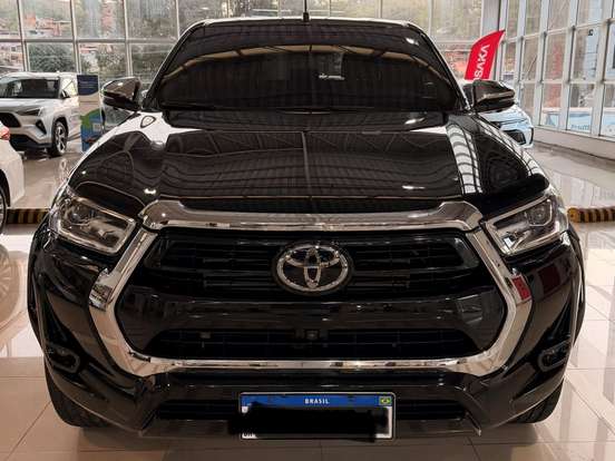 TOYOTA-HILUX-2.8 D-4D TURBO DIESEL CD SRX PLUS 4X4 AUTOMÁTICO TOYOTA-HILUX-2024