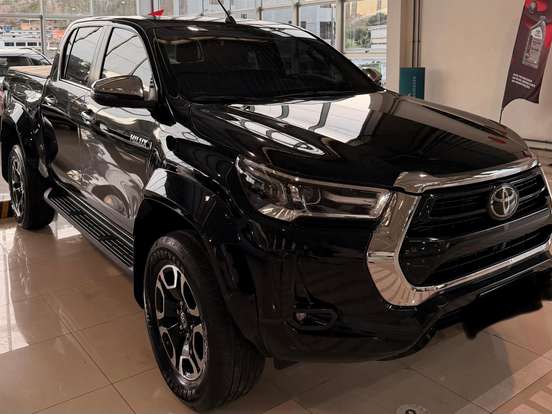 TOYOTA-HILUX-2.8 D-4D TURBO DIESEL CD SRX PLUS 4X4 AUTOMÁTICO TOYOTA-HILUX-2024