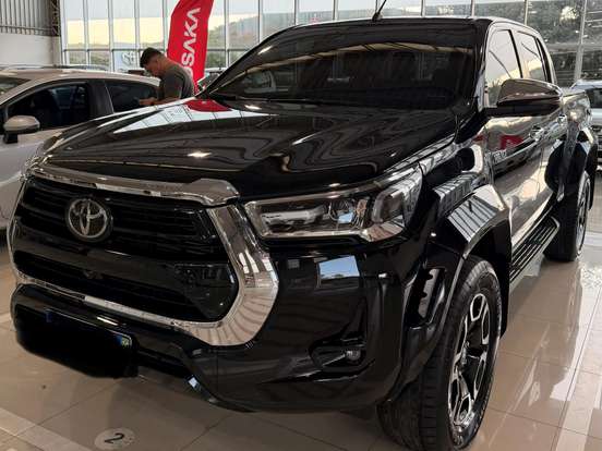 TOYOTA-HILUX-2.8 D-4D TURBO DIESEL CD SRX PLUS 4X4 AUTOMÁTICO TOYOTA-HILUX-2024