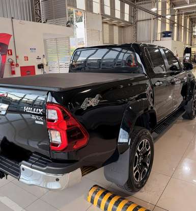 TOYOTA-HILUX-2.8 D-4D TURBO DIESEL CD SRX PLUS 4X4 AUTOMÁTICO TOYOTA-HILUX-2024