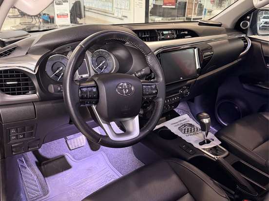 TOYOTA-HILUX-2.8 D-4D TURBO DIESEL CD SRX PLUS 4X4 AUTOMÁTICO TOYOTA-HILUX-2024