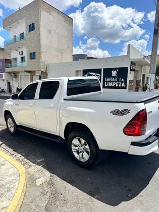 TOYOTA HILUX 2.8 STD 4X4 CD 16V DIESEL 4P MANUAL