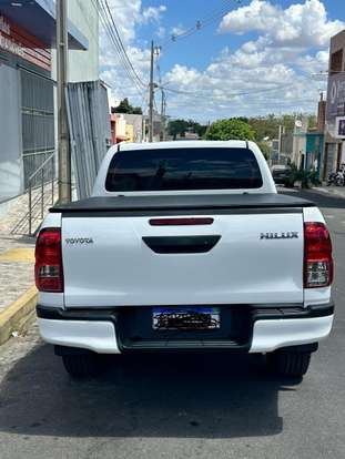 TOYOTA-HILUX-2017