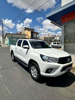 TOYOTA-HILUX-2017