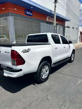 TOYOTA-HILUX-2017