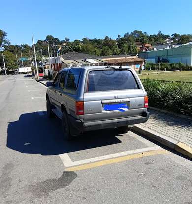 TOYOTA-HILUX SW4-1993