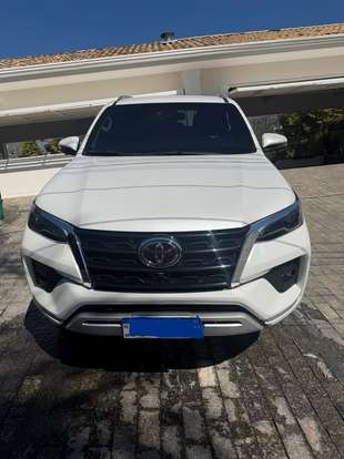 TOYOTA-HILUX SW4-2023