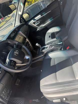 TOYOTA-HILUX SW4-2023