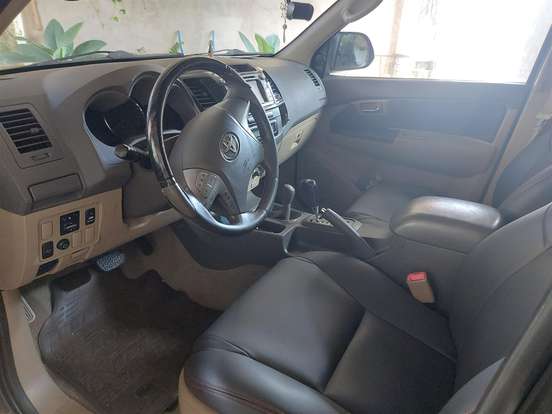 TOYOTA-HILUX SW4-2012