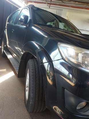 TOYOTA-HILUX SW4-3.0 SRV 4X4 7 LUGARES 16V TURBO INTERCOOLER DIESEL 4P AUTOMÁTICO TOYOTA-HILUX SW4-2012