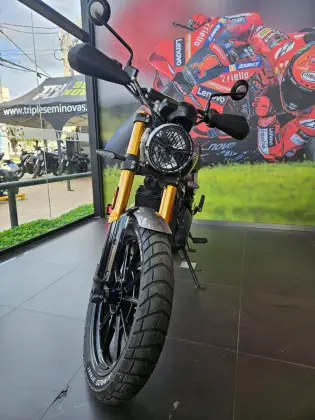 TRIUMPH SCRAMBLER 400 X TRIUMPH SCRAMBLER 400 X