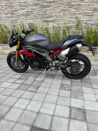 TRIUMPH SPEED TRIPLE R 