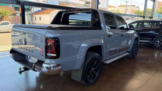 VOLKSWAGEN-AMAROK-2025
