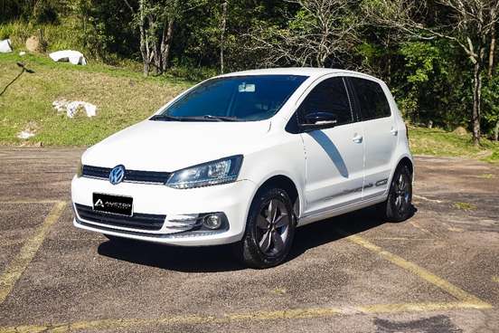 VOLKSWAGEN-FOX-2021