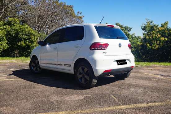 VOLKSWAGEN-FOX-2021