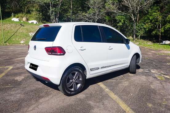 VOLKSWAGEN-FOX-2021