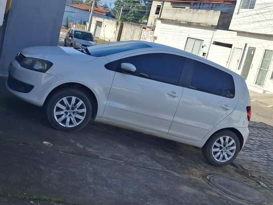 VOLKSWAGEN-FOX-2011