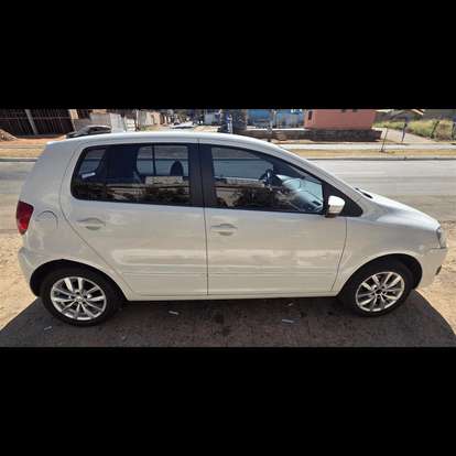 VOLKSWAGEN-FOX-1.6 MI HIGHLINE 8V FLEX 4P MANUAL VOLKSWAGEN-FOX-2014