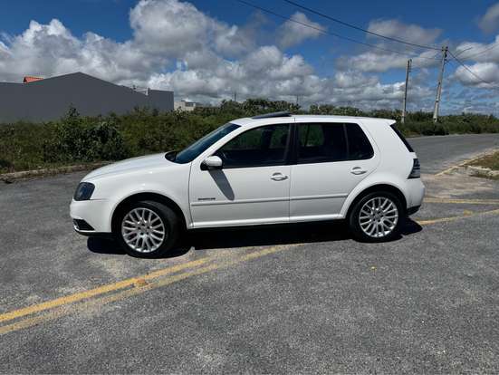 VOLKSWAGEN-GOLF-2013