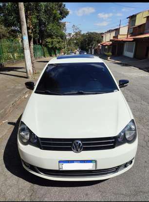 VOLKSWAGEN-POLO-2011
