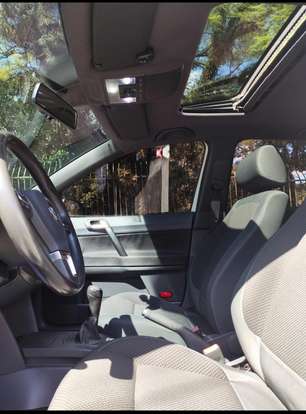 VOLKSWAGEN-POLO-2011