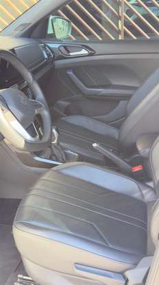 VOLKSWAGEN-T-CROSS-2024