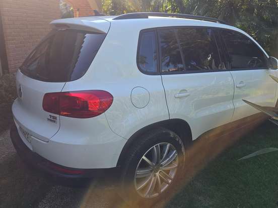 VOLKSWAGEN-TIGUAN-1.4 TSI 16V TURBO GASOLINA 4P DSG VOLKSWAGEN-TIGUAN-2017