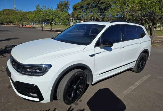 VOLKSWAGEN-TIGUAN-2021