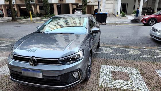 VOLKSWAGEN VIRTUS 1.0 200 TSI HIGHLINE AUTOMÁTICO