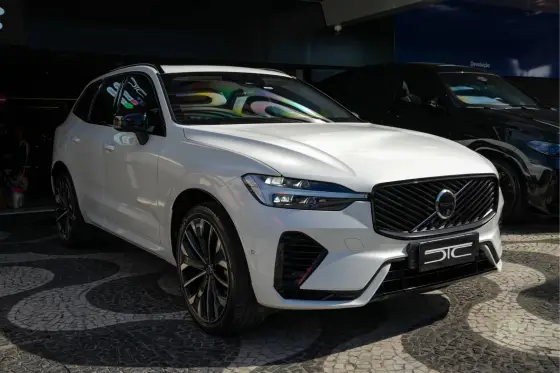 VOLVO XC60 2.0 T8 PHEV ULTRA DARK AWD GEARTRONIC VOLVO XC60 2.0 T8 PHEV ULTRA DARK AWD GEARTRONIC