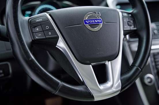 VOLVO-XC60-2014